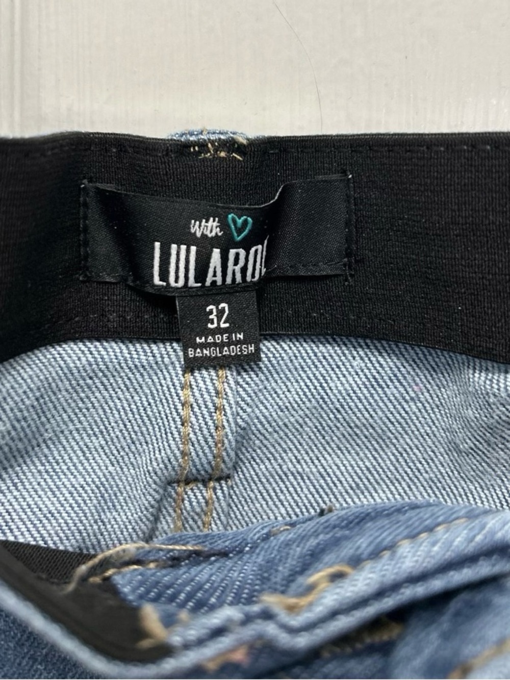 LULAROE Women's Stretch 90’s Relaxed Denim Blue Jeans size 32 / 14 - Picture 3 of 7